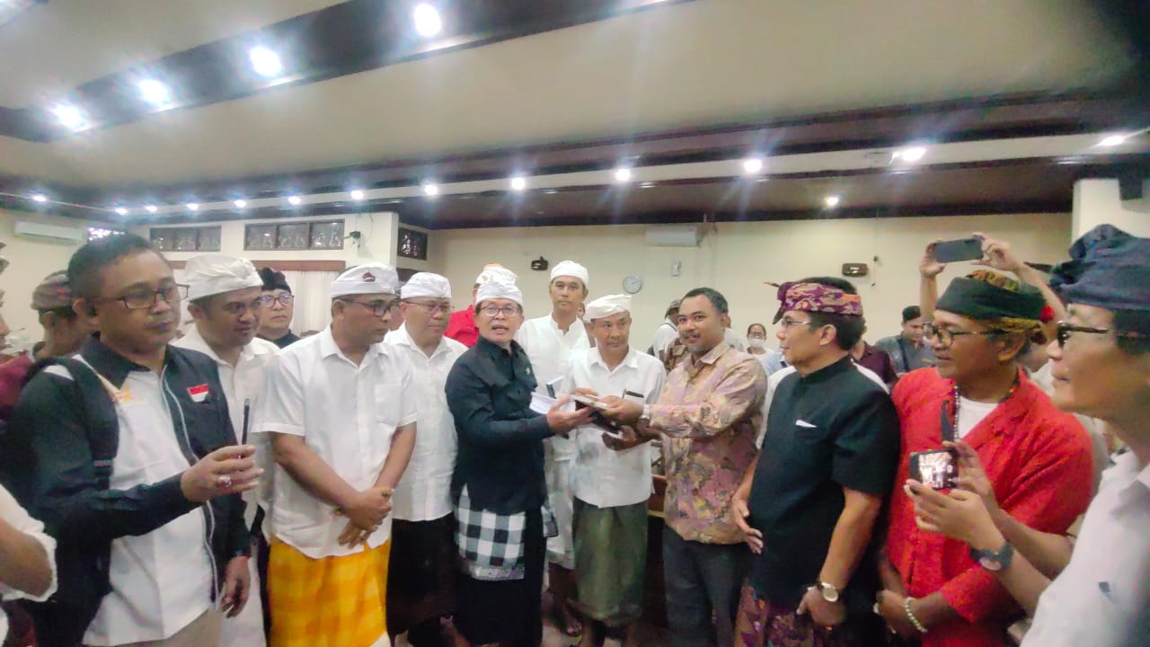 PT Jimbaran Hijau Tutup Akses Pura, Warga Desa Adat Jimbaran Sambangi Pansus TRAP DPRD Bali