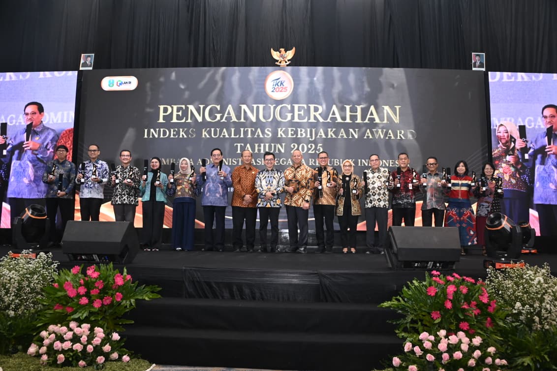Prestasi Gemilang! Kementerian Hukum Raih Predikat Unggul IKK 2025