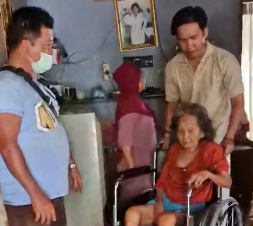 Dorong Kepedulian Pemuda dan Evaluasi Bantuan Tidak Tepat Sasaran, Gede Harja Astawa Salurkan Kursi Roda & Sembako di Temukus