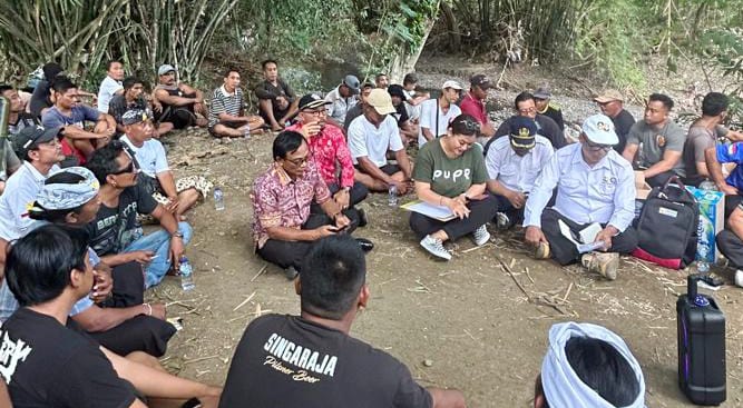 Sidak Sungai Antiga Kelod, Oka Antara Tegaskan Proyek Betonisasi Langgar Aturan dan Harus Dibongkar