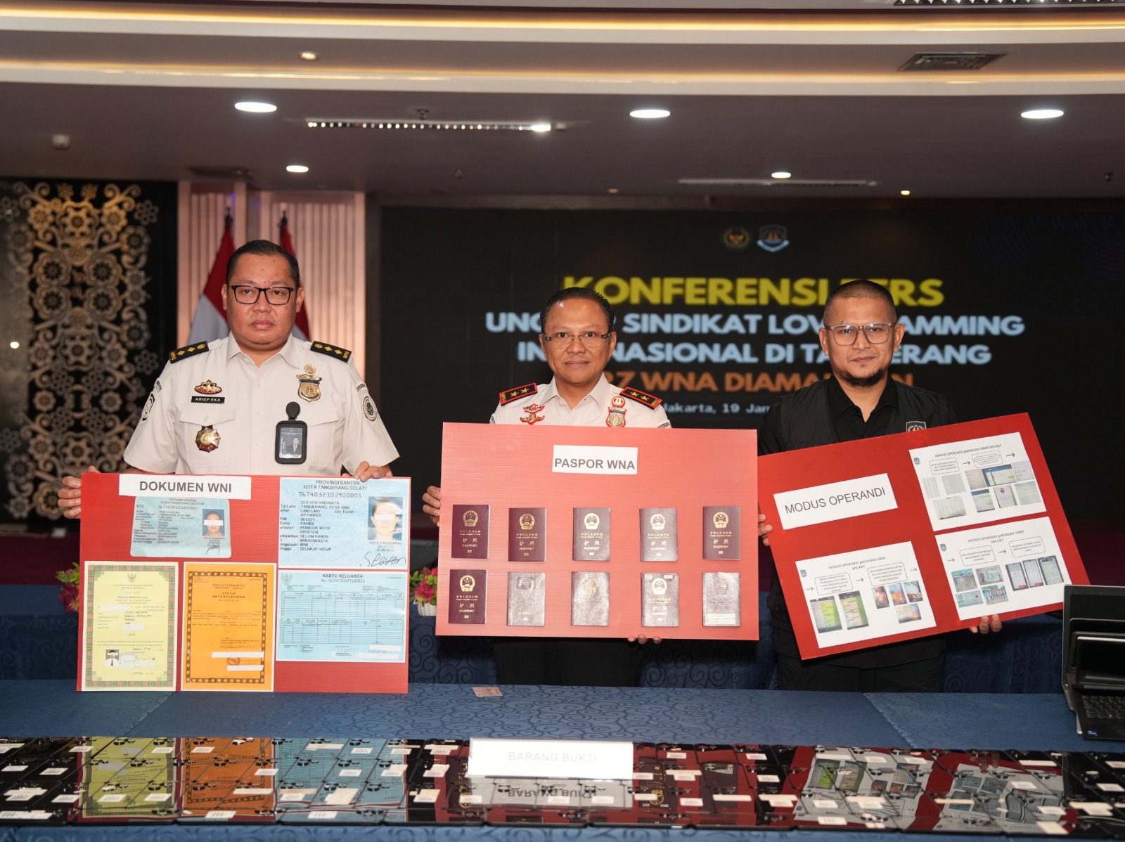 Modus Love Scamming Berbasis AI Terbongkar, Imigrasi Amankan Puluhan WNA di Gading Serpong