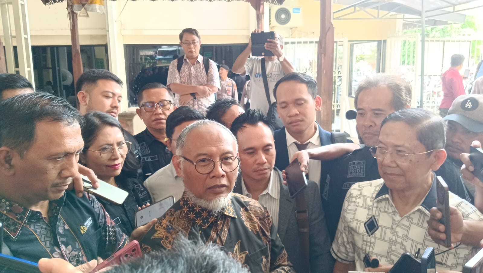 Bambang Widjojanto Pantau Praperadilan Kakanwil BPN Bali, Kuasa Hukum Soroti Pasal Kedaluwarsa