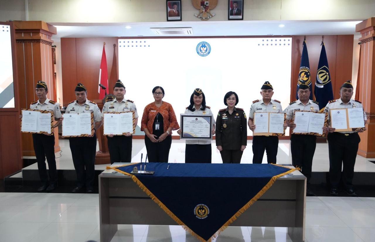 Penandatanganan Komitmen Bersama, Kanwil Imigrasi Bali Tegaskan Layanan Bebas Pungli