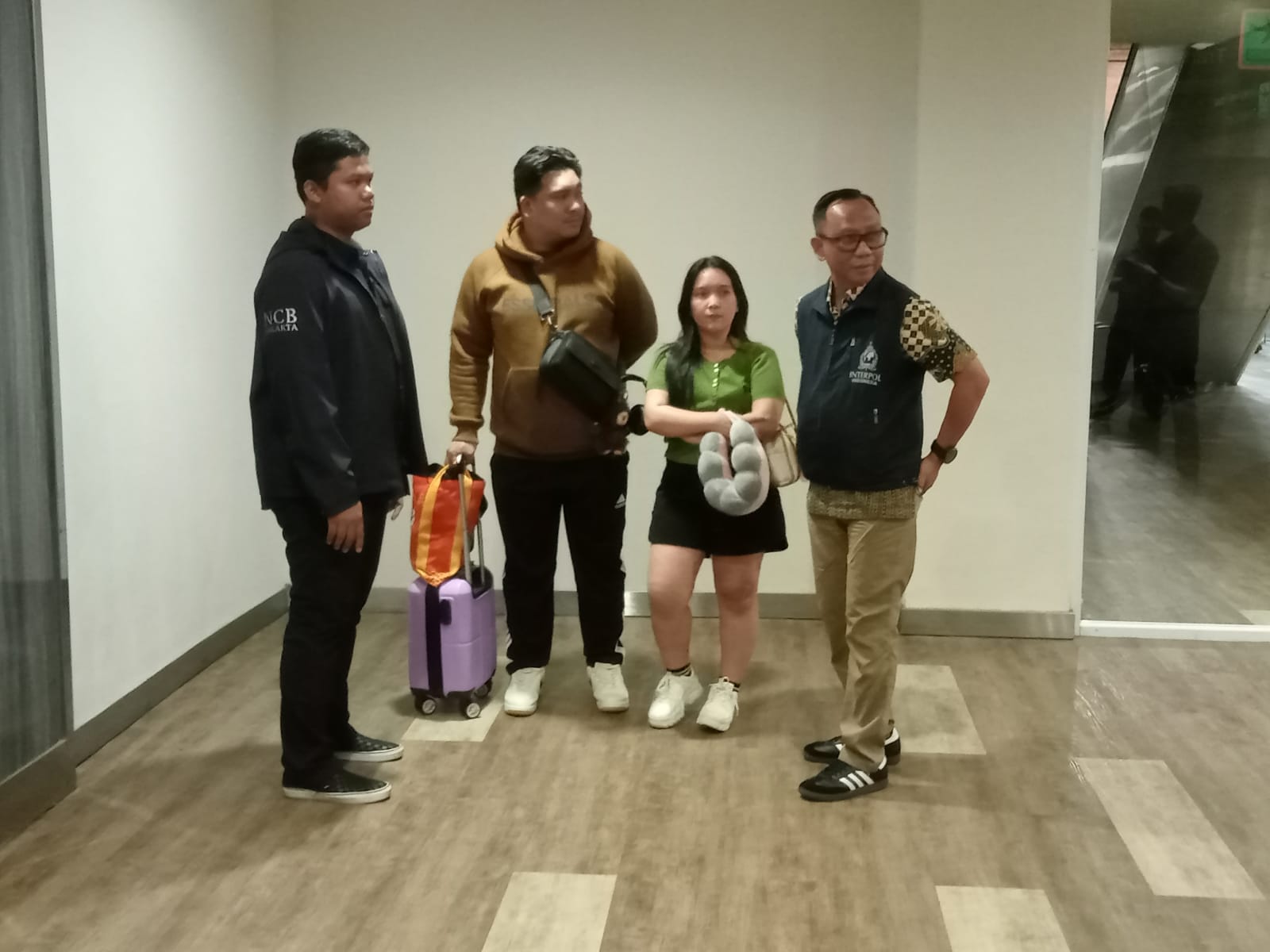 Dua Buronan Red Notice Interpol Kasus TPPO Ditangkap di Bandara Ngurah Rai Bali