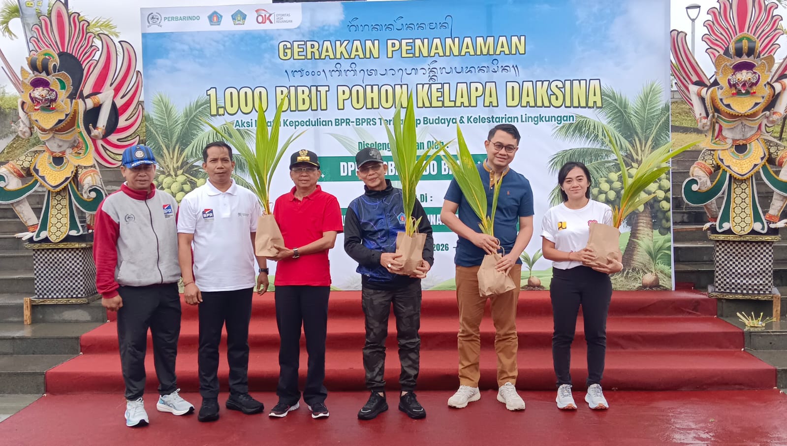 Gubernur Koster dan Perbarindo Bali Tanam 1.000 Kelapa Daksina di Embung Tukad Unda Targetkan Berbuah 2-3 Tahun