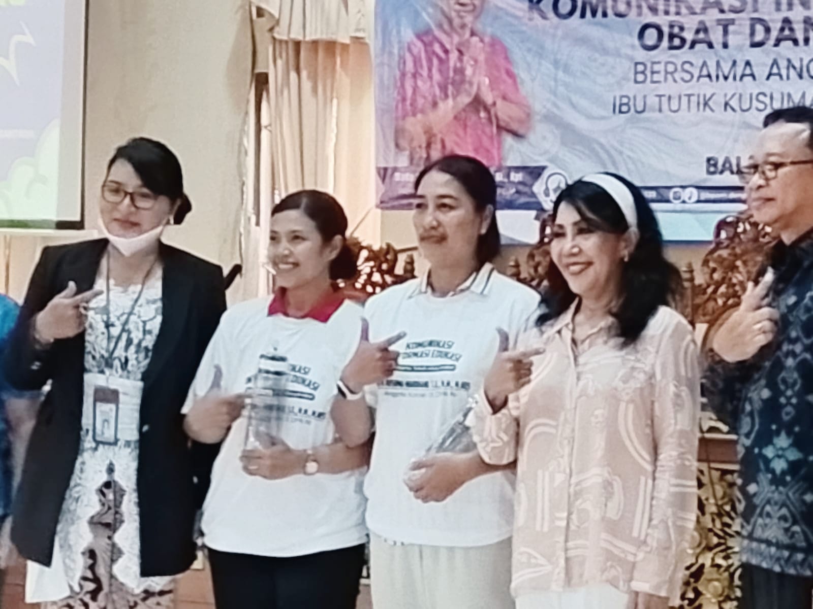 Yayasan Tri Murti Nusantara dan Komisi IX DPR RI Sosialisasi BPOM di Abiansemal Ingatkan Bahaya Obat dan Makanan Ilegal