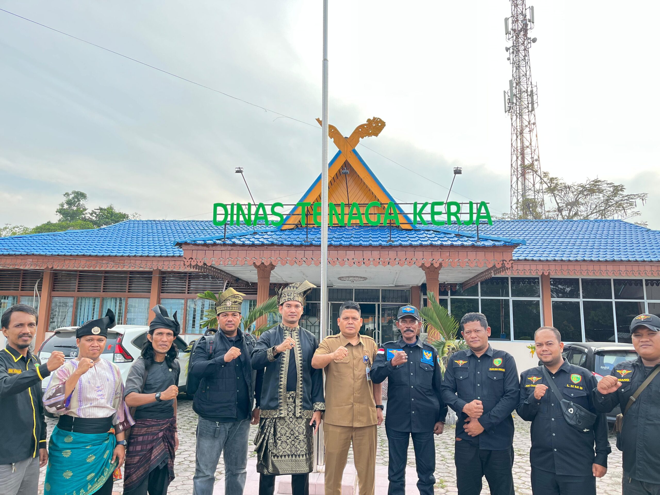 LHMB Kota Dumai Berikan Teguran Kepada Manajemen, Minta Disnakertrans Sidak Perekrutan Ketenaga Kerjaan Di Hypermart