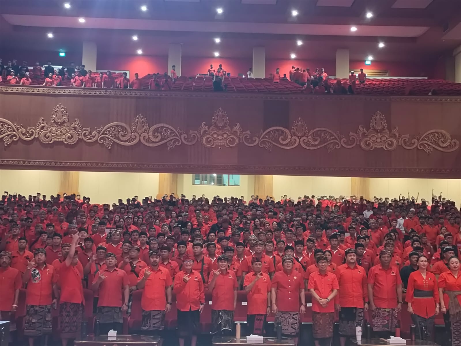 Koster Pimpin Pengukuhan Ribuan Pengurus PDIP Badung Perkuat Konsolidasi Partai