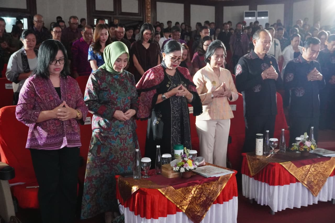 Hadiri DBFD, Ibu Putri Koster Dorong Kesadaran Masyarakat dalam Pelestarian Tenun Tradisional