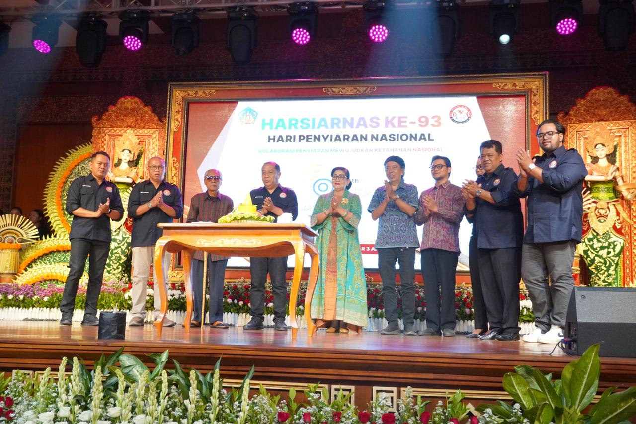 Hadiri Peringatan HARSIARNAS ke-93, Ibu Putri Koster Pesankan Penyedia Informasi untuk Menjaga Integritas dan Kualitas Siaran
