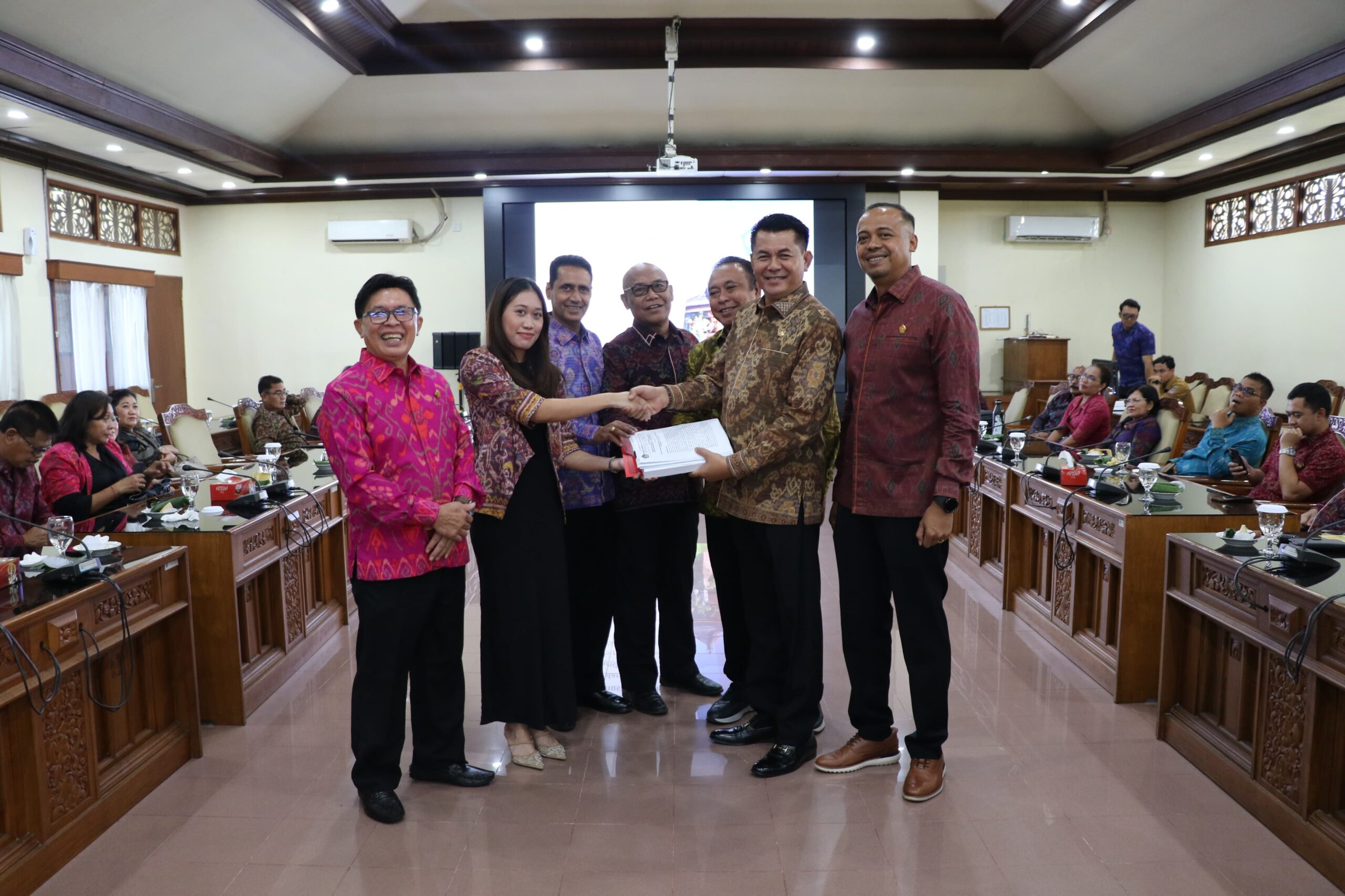 Dari Danau Beratan hingga Kuta Selatan, Pansus TRAP Usulkan Moratorium dan Skema Tinggi Bangunan Berbasis Nilai