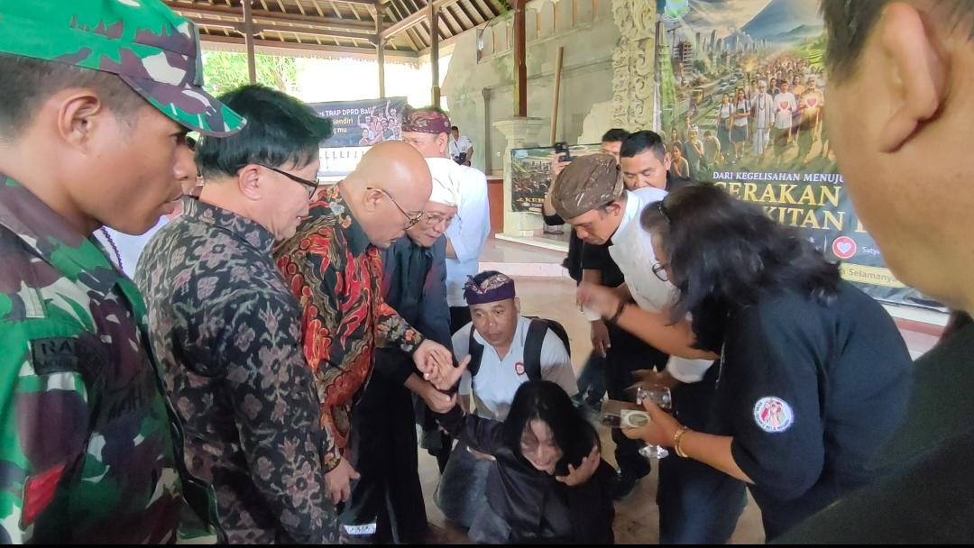 Mahasiswi Kesurupan Saat Audiensi Pansus TRAP DPRD Bali, Menguatkan Seruan Menjaga Bali dari Kerusakan Tata Ruang